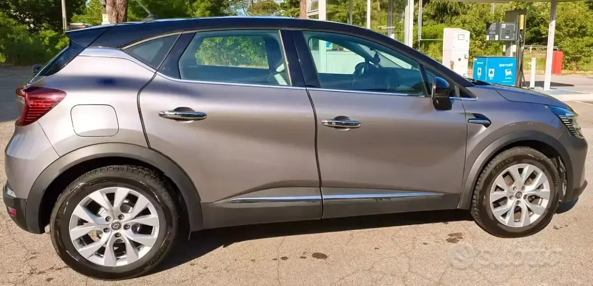 Usata Renault Captur Intens 101 CV (74 kW) 2020 Grigio SUV