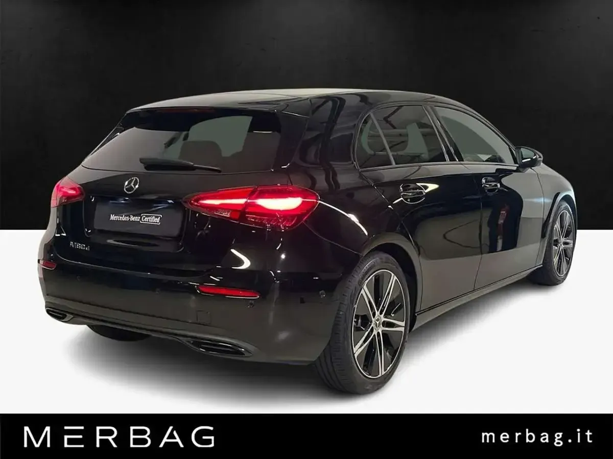 Nuova Mercedes A180 Business 116 CV (85 kW) 2026 Nero Berlina
