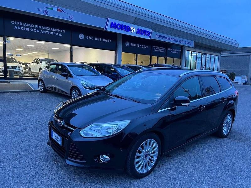 Nero Usata 2011 Ford Focus Titanium Station wagon | 4900 € (Buon prezzo) - Immagine 1/4
