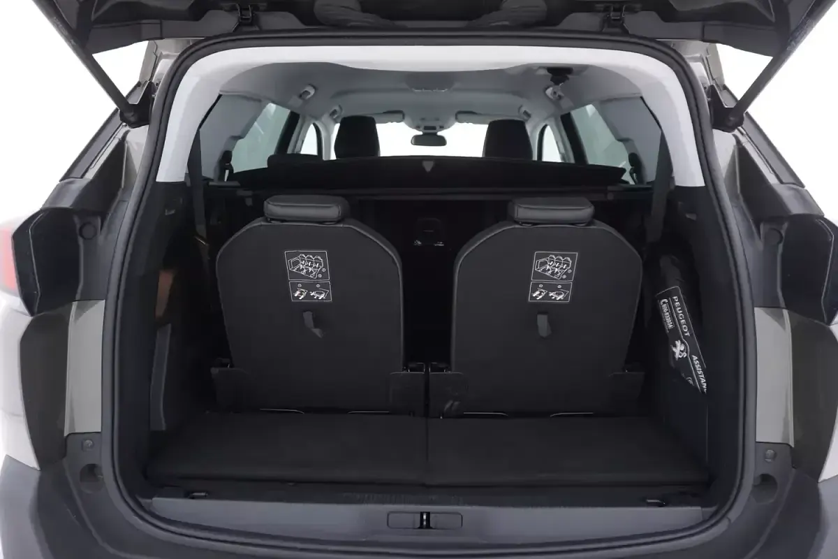 Usata Peugeot 5008 Allure 131 CV (96 kW) 2020 Grigiogrigio SUV