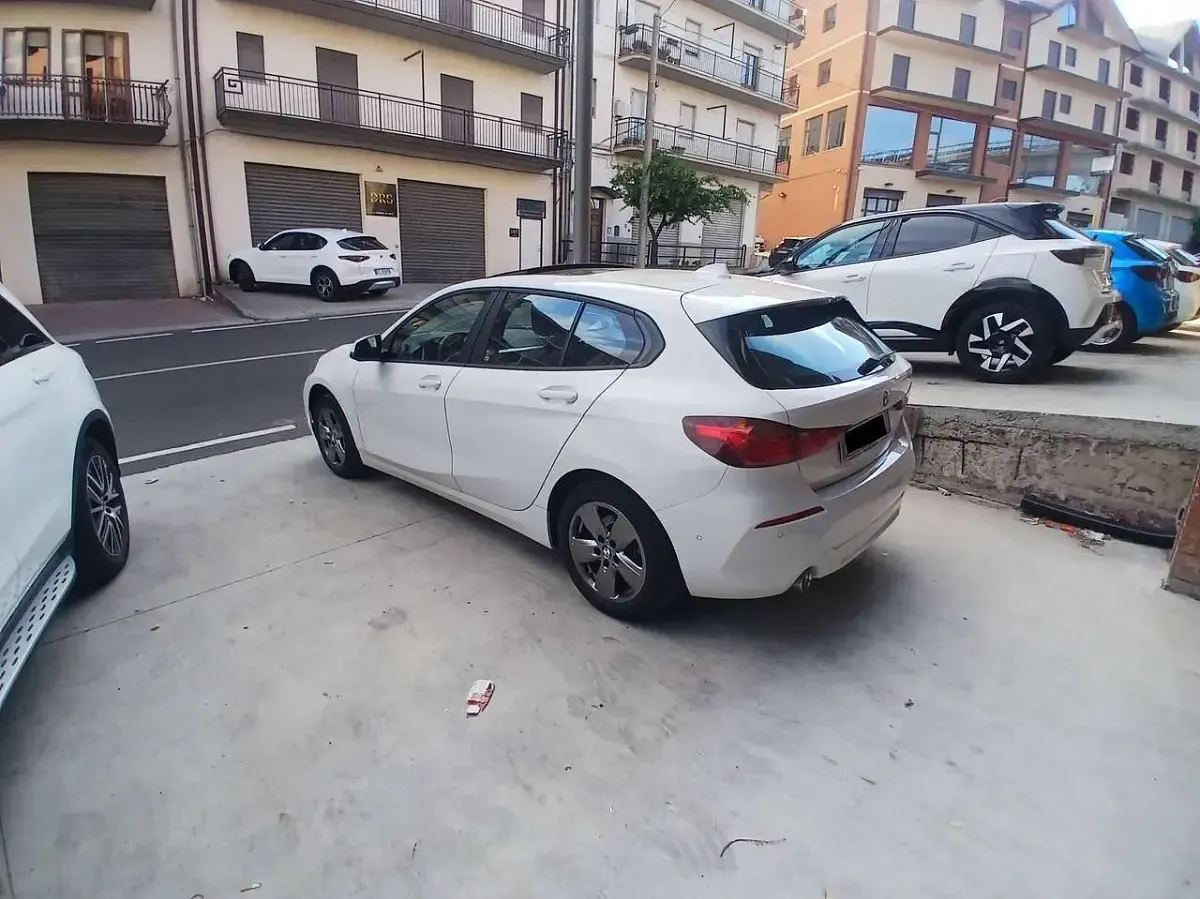 Usata BMW 116 Advantage 116 CV (85 kW) 2023 Bianco Utilitaria