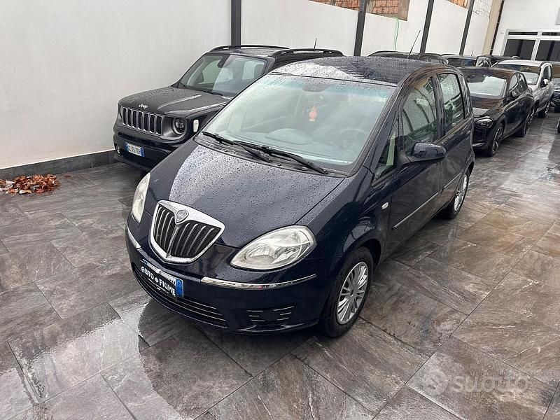 Blu Usata 2010 Lancia Musa Monovolume | 4890 € (Buon prezzo) - Immagine 1/4