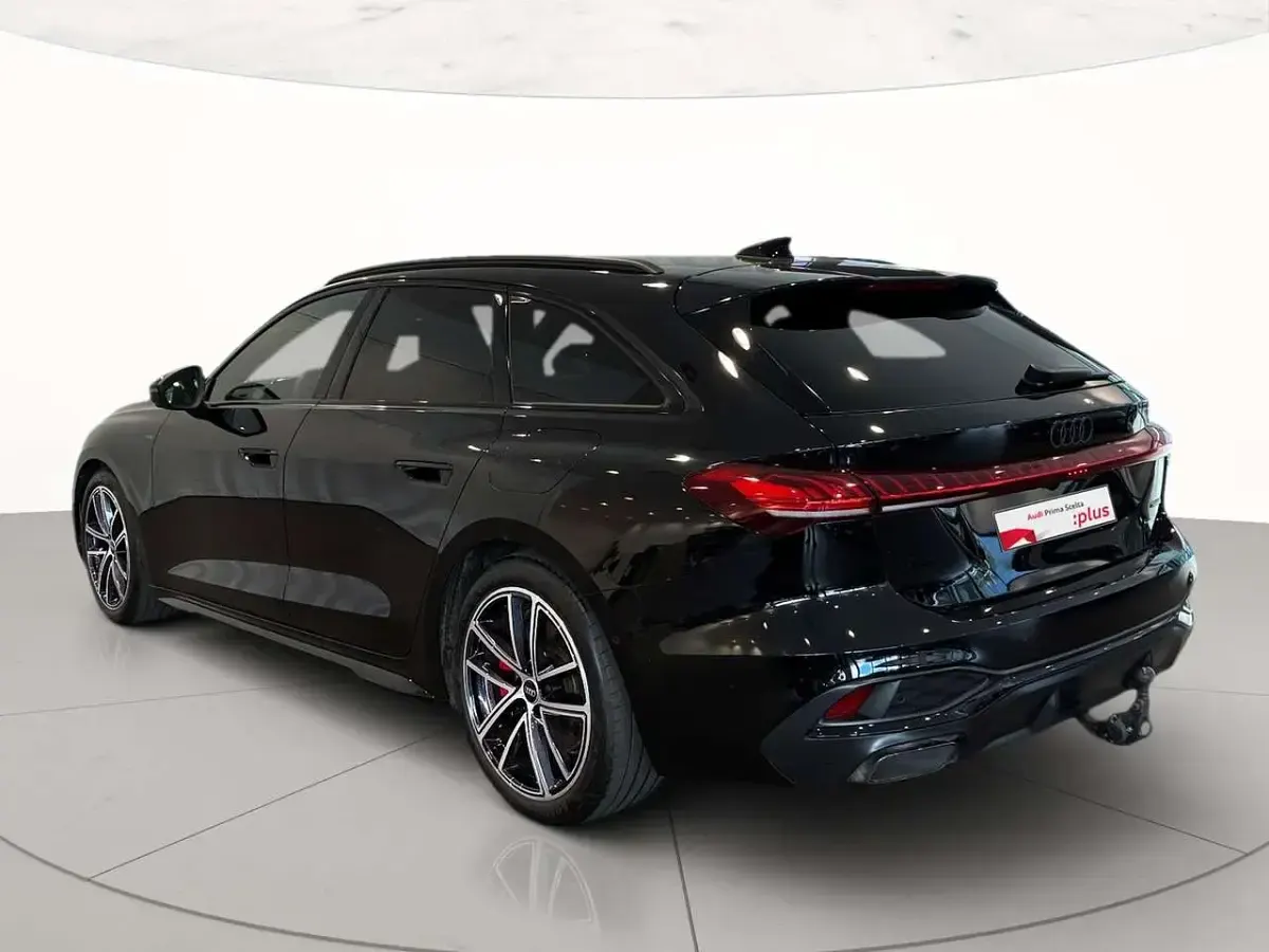 Usata Audi A5 S-Line 299 CV (219 kW) 2025 Nero mito metallizzato Station wagon