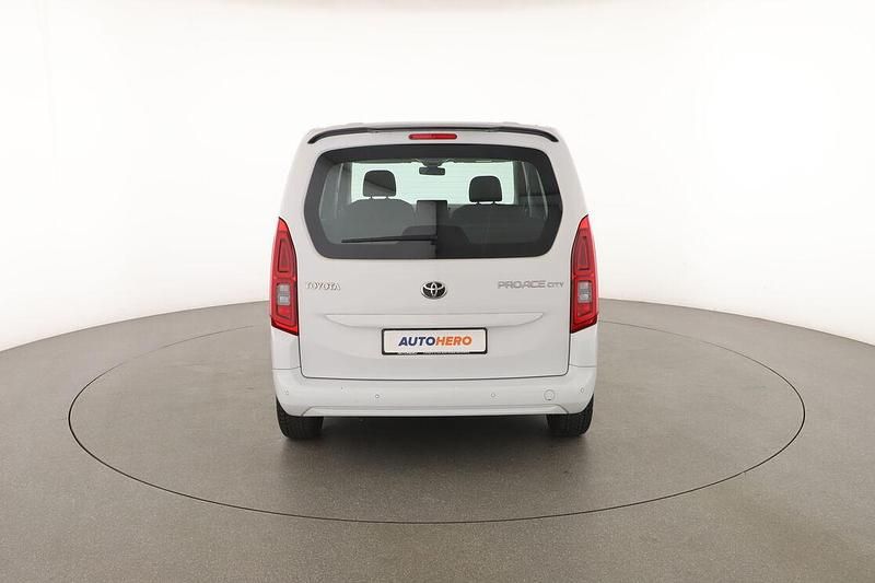 Usata Toyota Proace Verso City 102 CV (75 kW) 2023 Bianco Station wagon