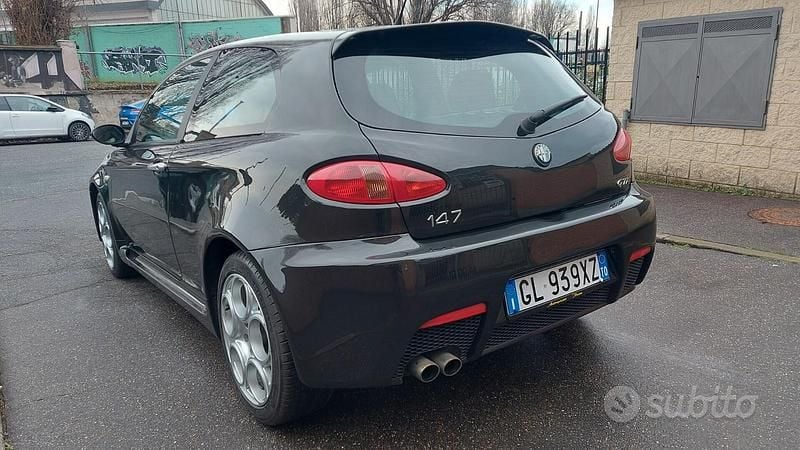 Usata Alfa Romeo 147 GTA 250 CV (183 kW) 2003 Jarama metallizzato 846/a Utilitaria