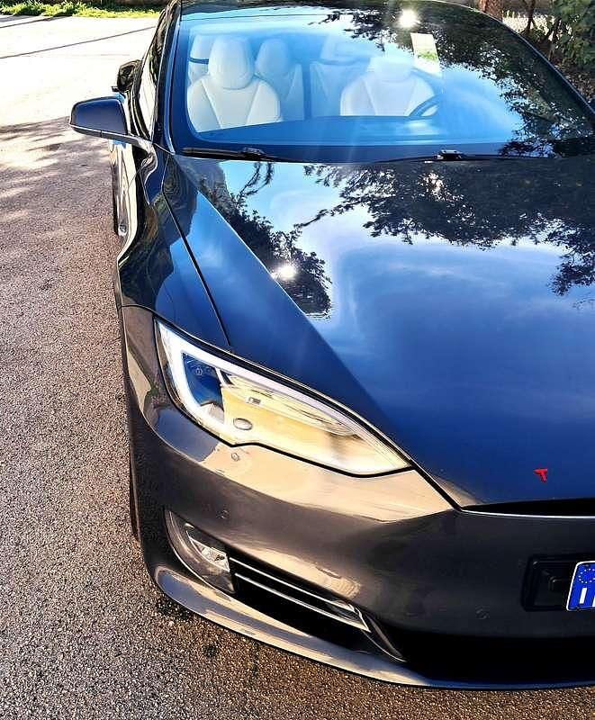 Grigio Usata 2018 Tesla Model S Due volumi | 26.000 € (Super prezzo) - Immagine 1/4