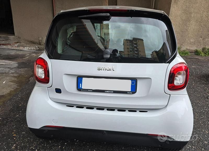 Usata Smart ForTwo Electric Drive Passion 22 kW (30 CV) 2022 Bianco