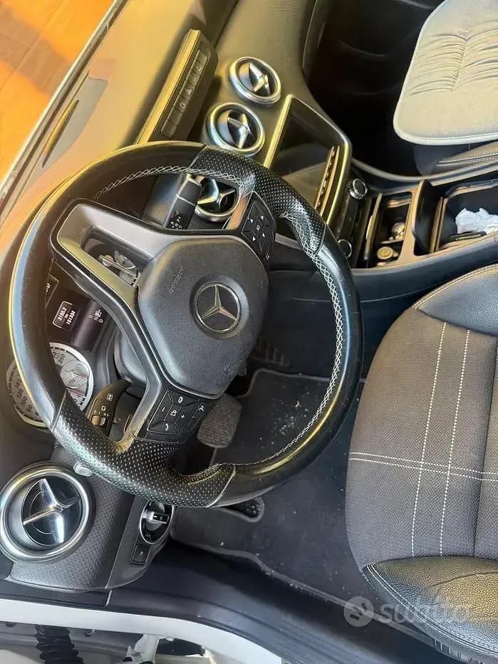 Usata Mercedes A160 90 CV (66 kW) 2014 Bianco Utilitaria