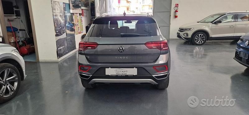 Usata VW T-Roc Style 110 CV (80 kW) 2022 Grigio SUV