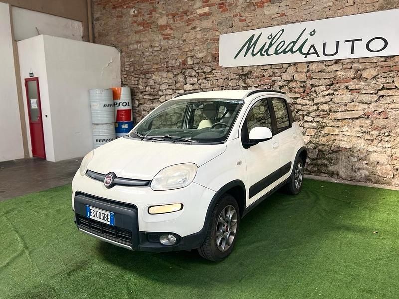 Usata Fiat Panda 4x4 S 75 CV (55 kW) 2013 Bianco Utilitaria