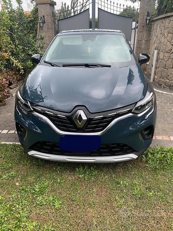 Usata Renault Captur Techno 101 CV (74 kW) 2023 Blu SUV