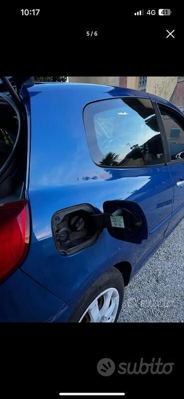 Usata Renault Clio II 75 CV (55 kW) 2010 Blu Utilitaria