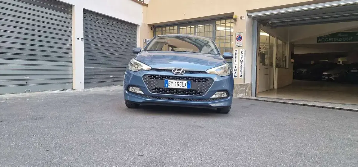 Usata Hyundai i20 Classic 84 CV (61 kW) 2015 Blu/azzurro Utilitaria