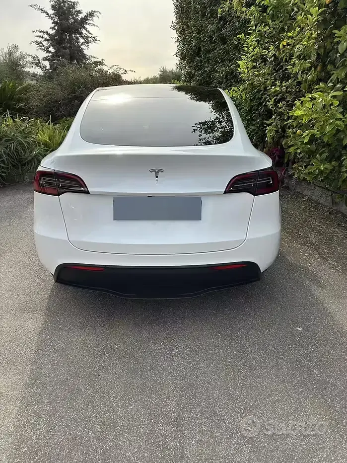 Usata Tesla Model Y 189 kW (258 CV) 2023 Bianco SUV