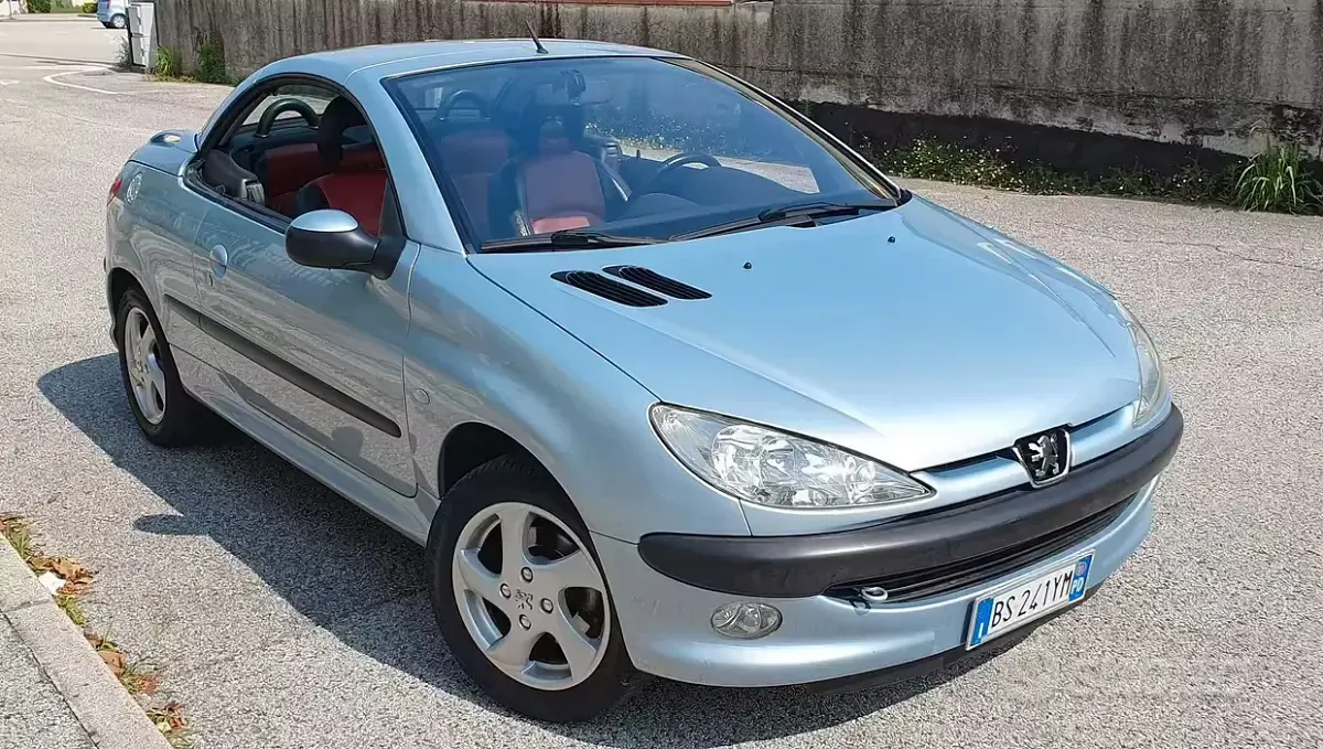 Usata Peugeot 206 CC 109 CV (80 kW) 2001 Bluazzurro Cabrio