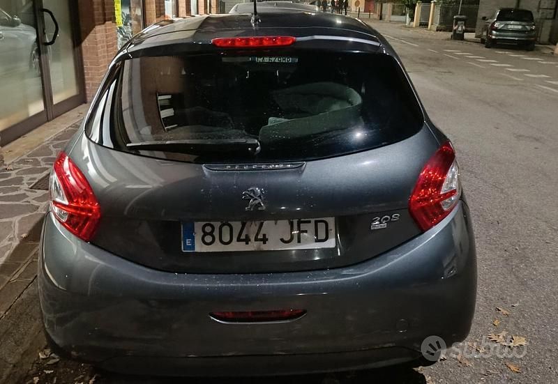 Usata Peugeot 208 2015 Grigio Utilitaria