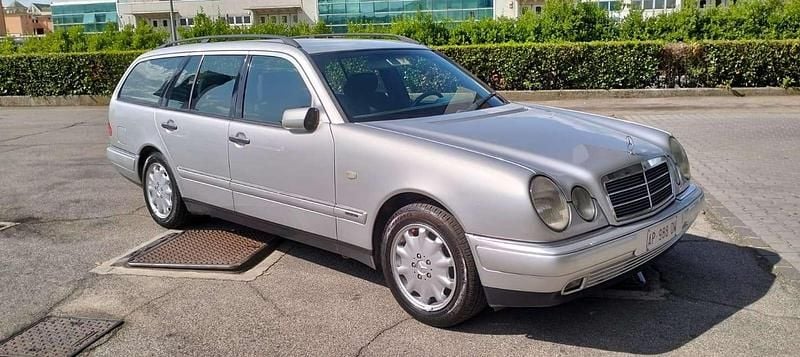 Usata Mercedes E200 Elegance 186 CV (136 kW) 1997 Station wagon