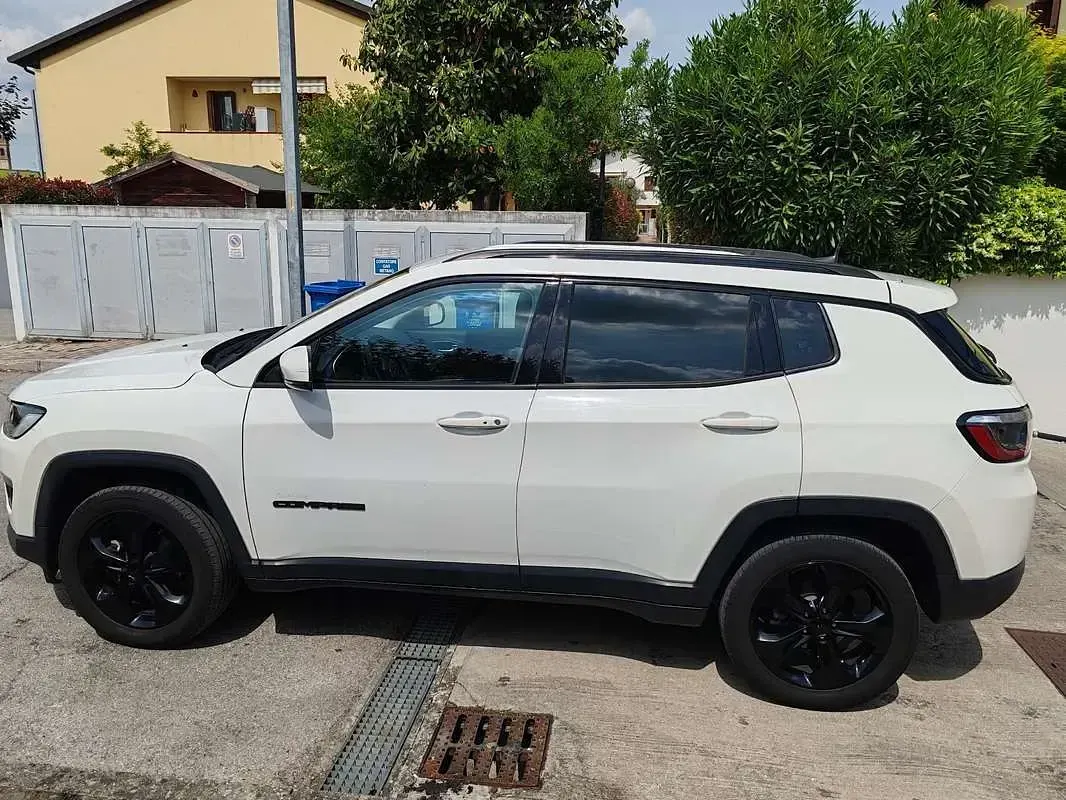 Usata Jeep Compass Night Eagle 140 CV (102 kW) 2019 Bianco SUV