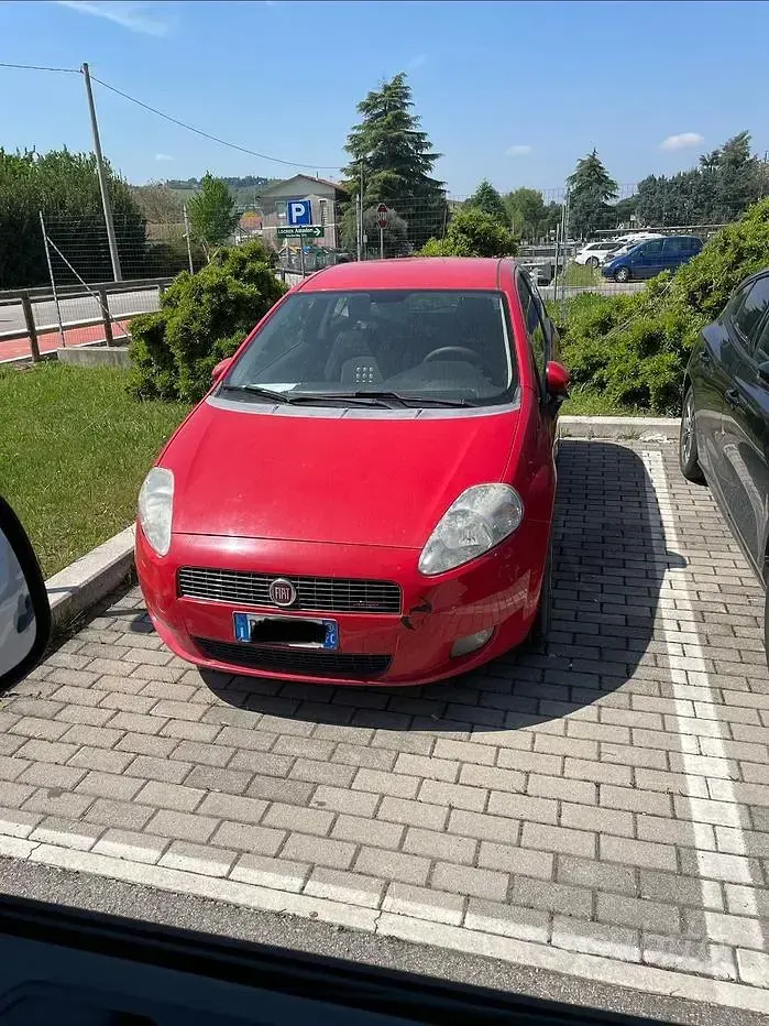 Usata Fiat Grande Punto 90 CV (66 kW) 2008 Rosso Utilitaria