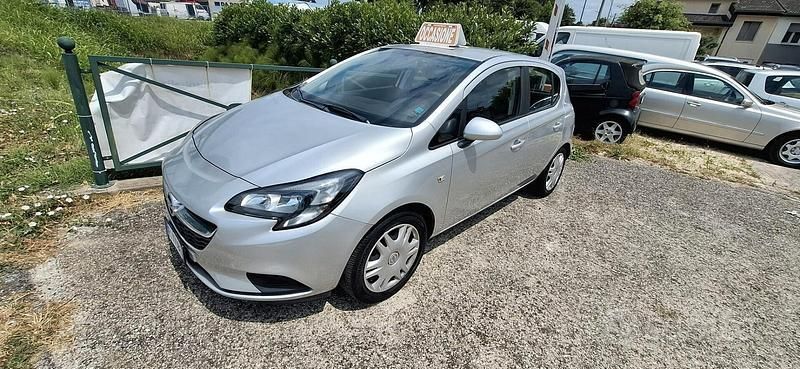 Usata Opel Corsa 90 CV (66 kW) 2018 Grigio Berlina