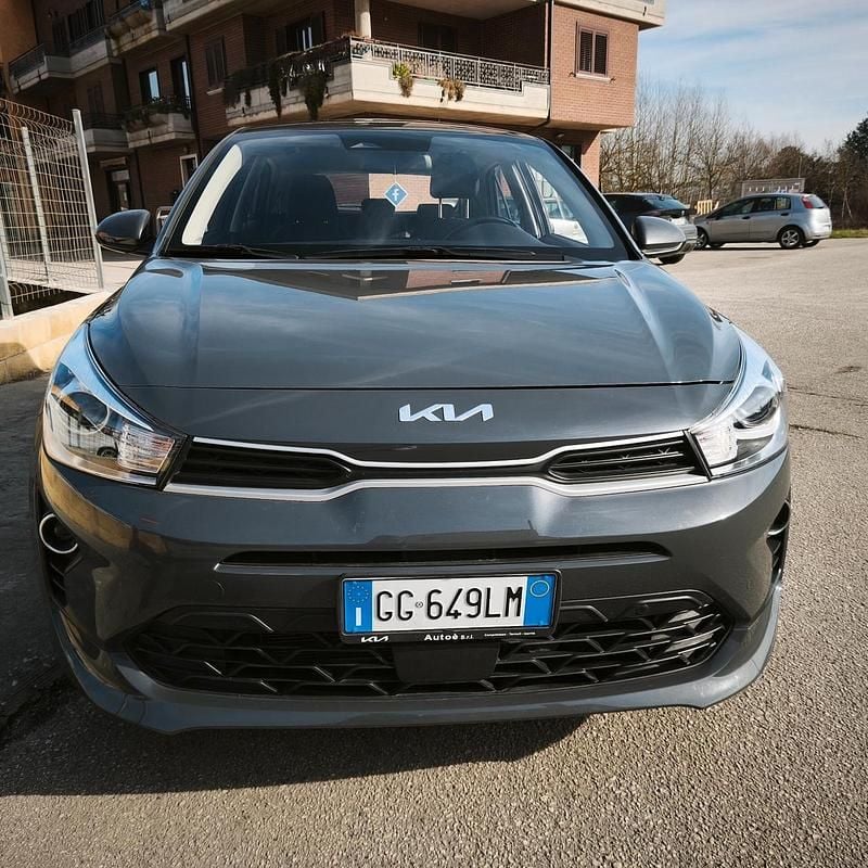 Usata Kia Rio GT-Line 100 CV (73 kW) 2022 Grigio Berlina