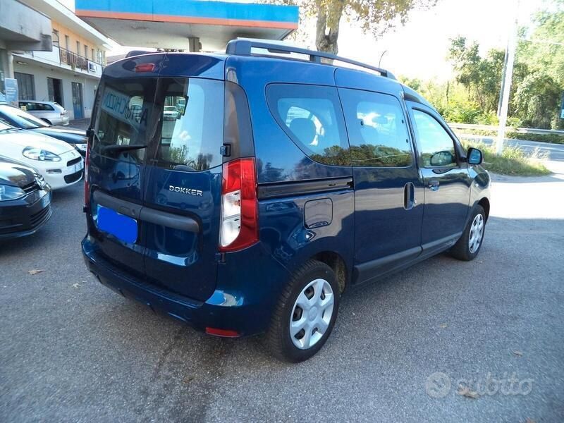Usata Dacia Dokker Essentiel 102 CV (75 kW) 2018 Blu Monovolume
