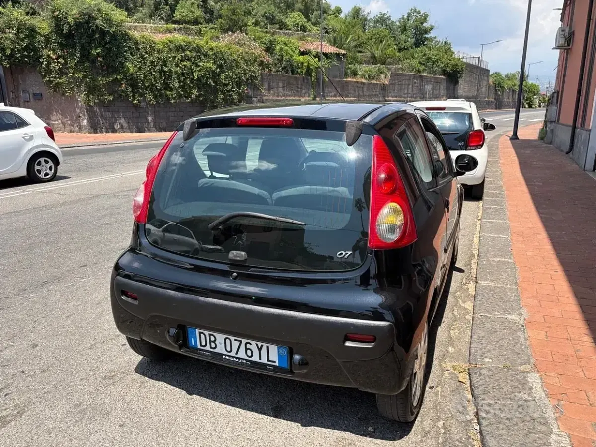 Usata Peugeot 107 68 CV (50 kW) 2006 Nero Utilitaria