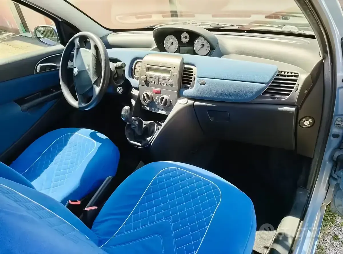 Usata Lancia Ypsilon 60 CV (44 kW) 2006 Utilitaria