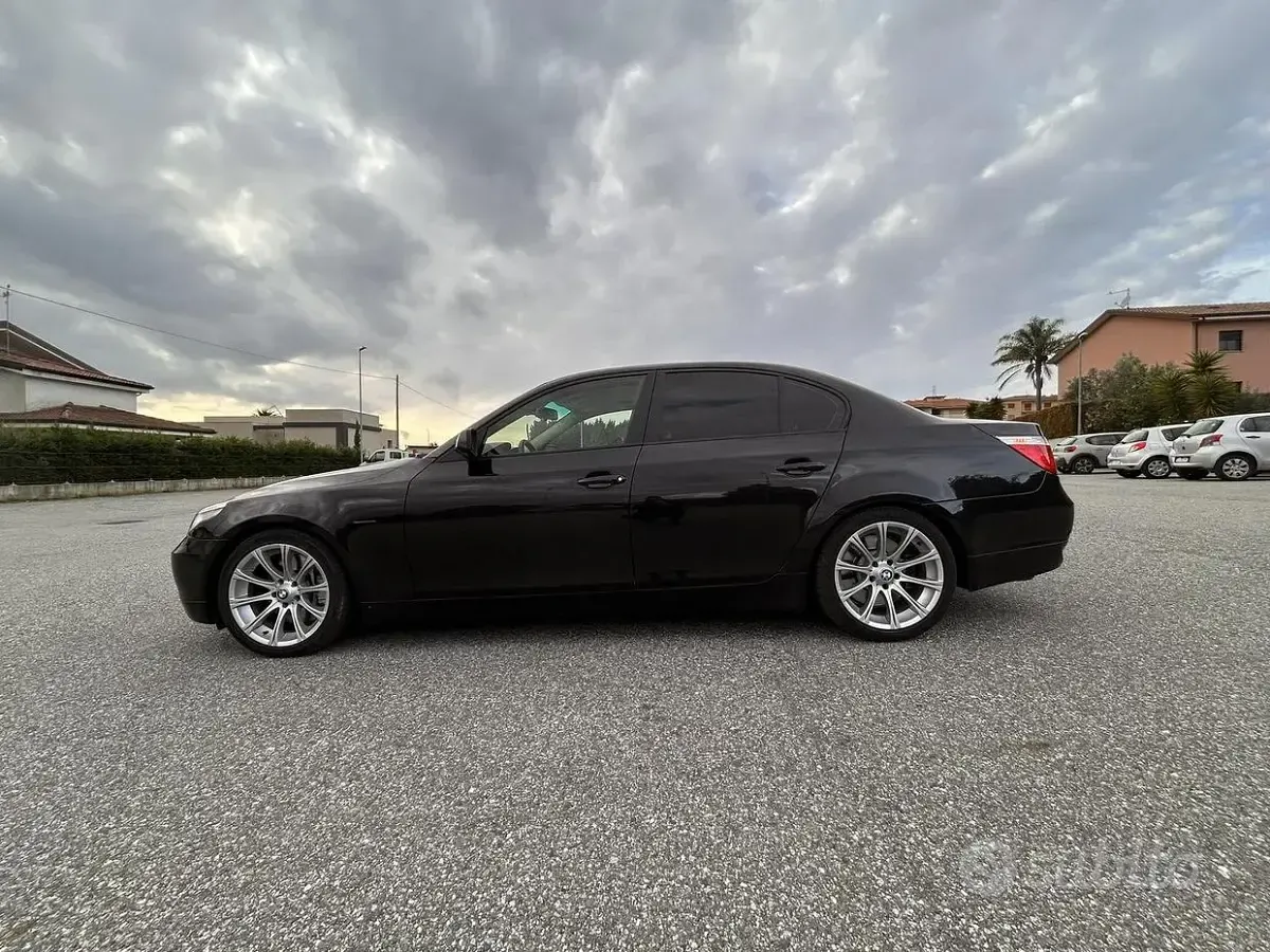 Usata BMW 535 286 CV (210 kW) 2005 Nero Berlina
