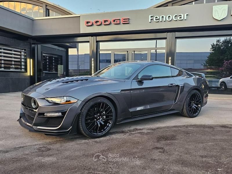 Usata Ford Mustang Fastback 317 CV (233 kW) 2021 Grigio scuro metallizzato Coupé