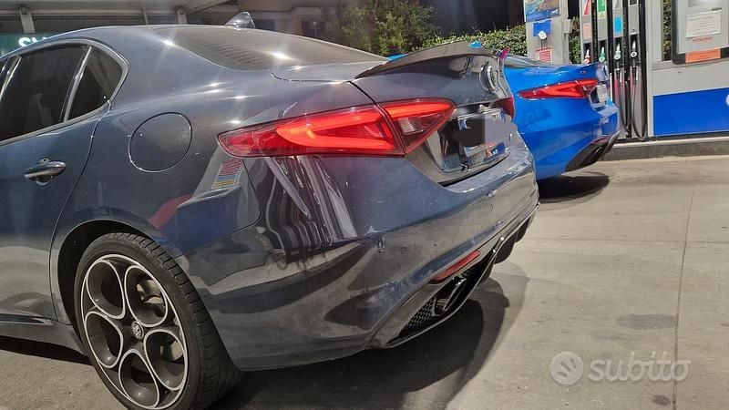 Usata Alfa Romeo Giulia 160 CV (117 kW) 2018 Grigio Berlina