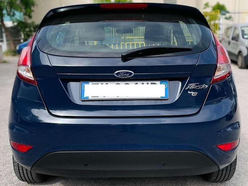 Usata Ford Fiesta Titanium 95 CV (69 kW) 2015 Blu/azzurro Berlina