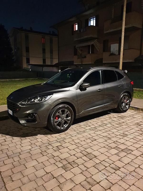 Usata Ford Kuga ST-Line X 150 CV (110 kW) 2021 Grigio SUV