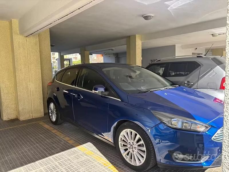 Usata Ford Focus 120 CV (88 kW) 2014 Blu Berlina