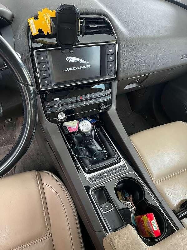 Usata Jaguar F-Pace Portfolio 179 CV (131 kW) 2017 Bianco SUV