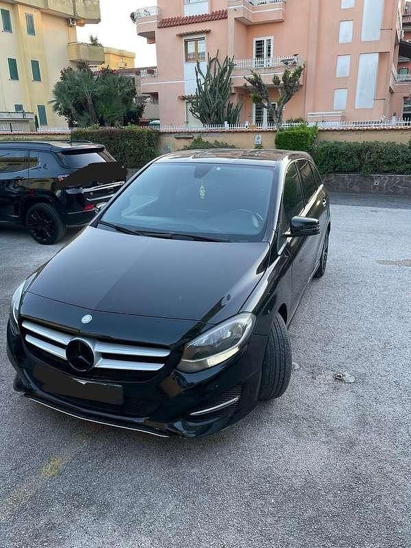 Usata Mercedes B180 109 CV (80 kW) 2016 Monovolume