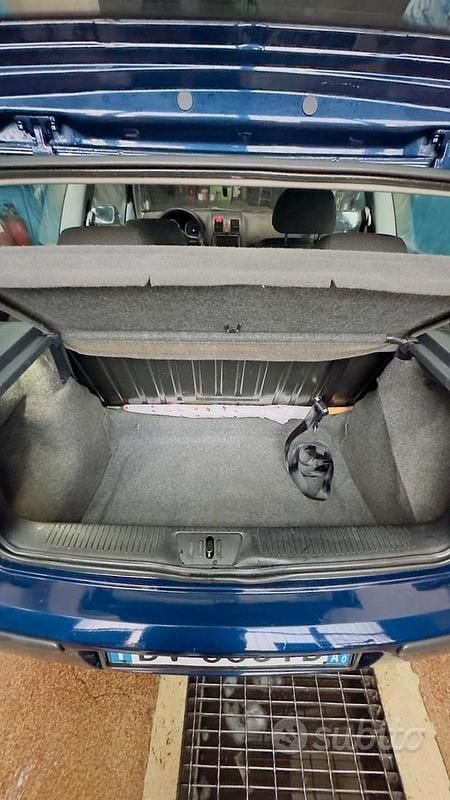 Usata VW Polo 50 CV (36 kW) 2001 Blu Berlina