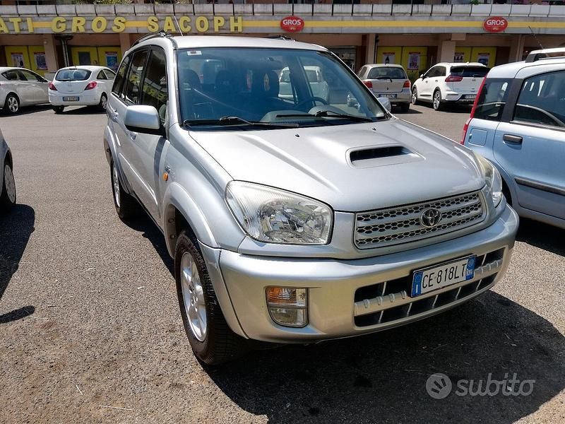 Usata Toyota RAV4 116 CV (85 kW) 2003 Grigio SUV