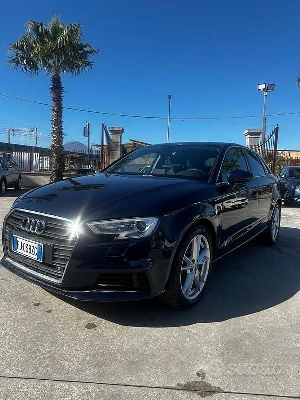 Usata Audi A3 Business 116 CV (85 kW) 2017 Blu Berlina