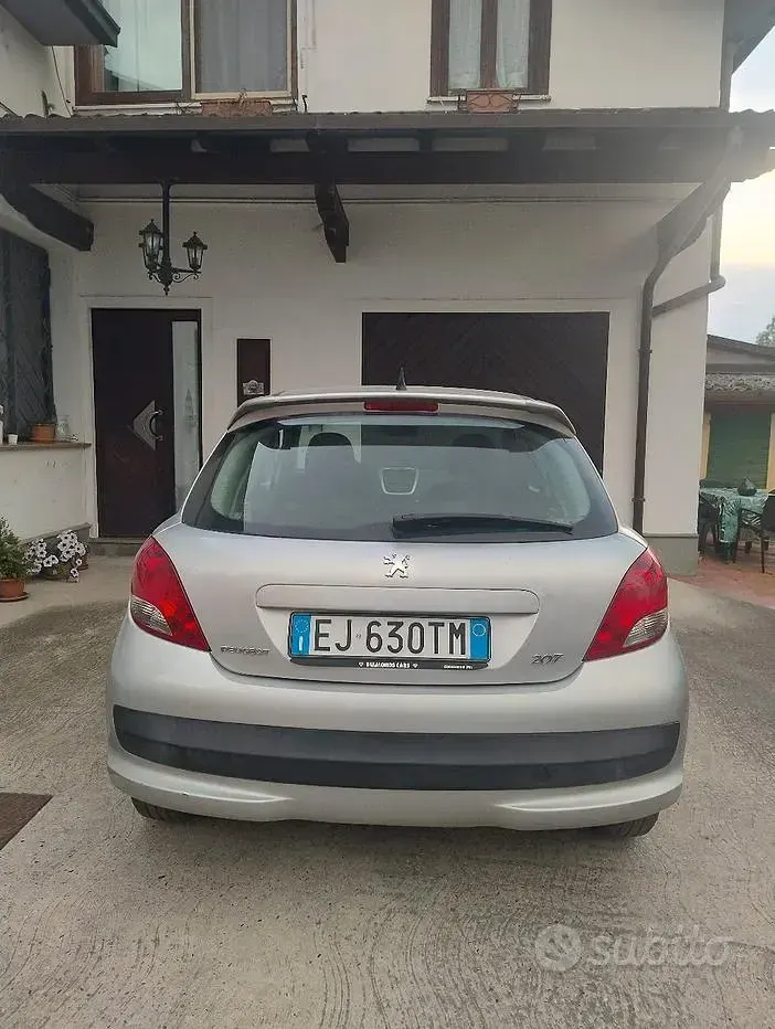 Usata Peugeot 207 73 CV (53 kW) 2011 Grigio Utilitaria