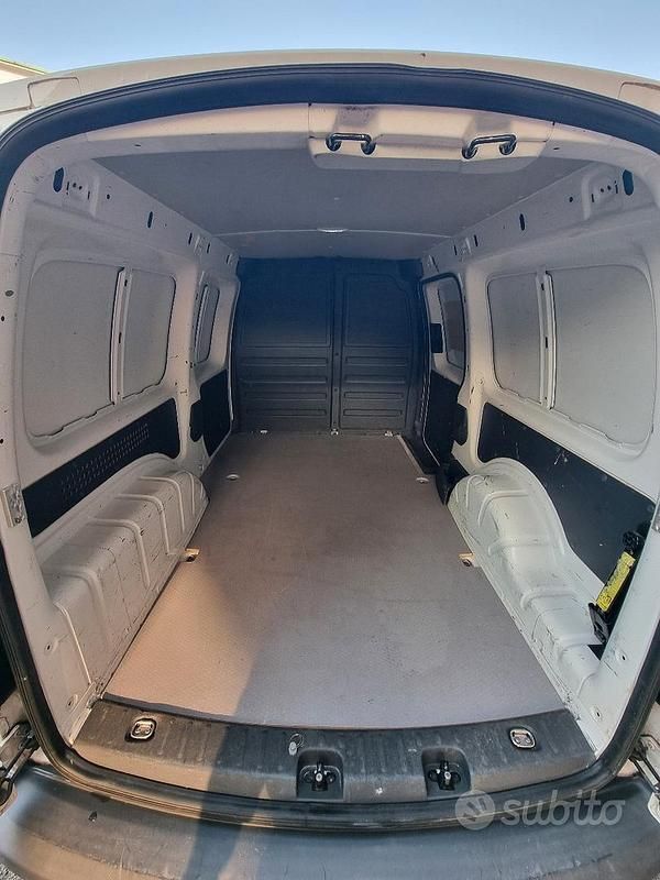 Usata VW Caddy Maxi 102 CV (75 kW) 2011 Monovolume