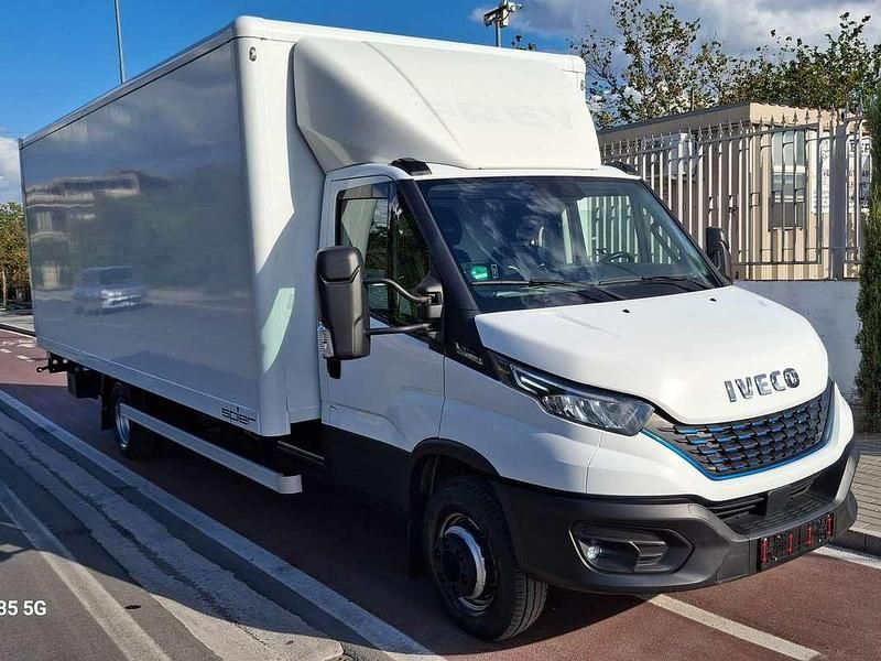 Bianco Usata 2021 Iveco Daily Furgone | 22.500 € (Buon prezzo) - Immagine 1/4