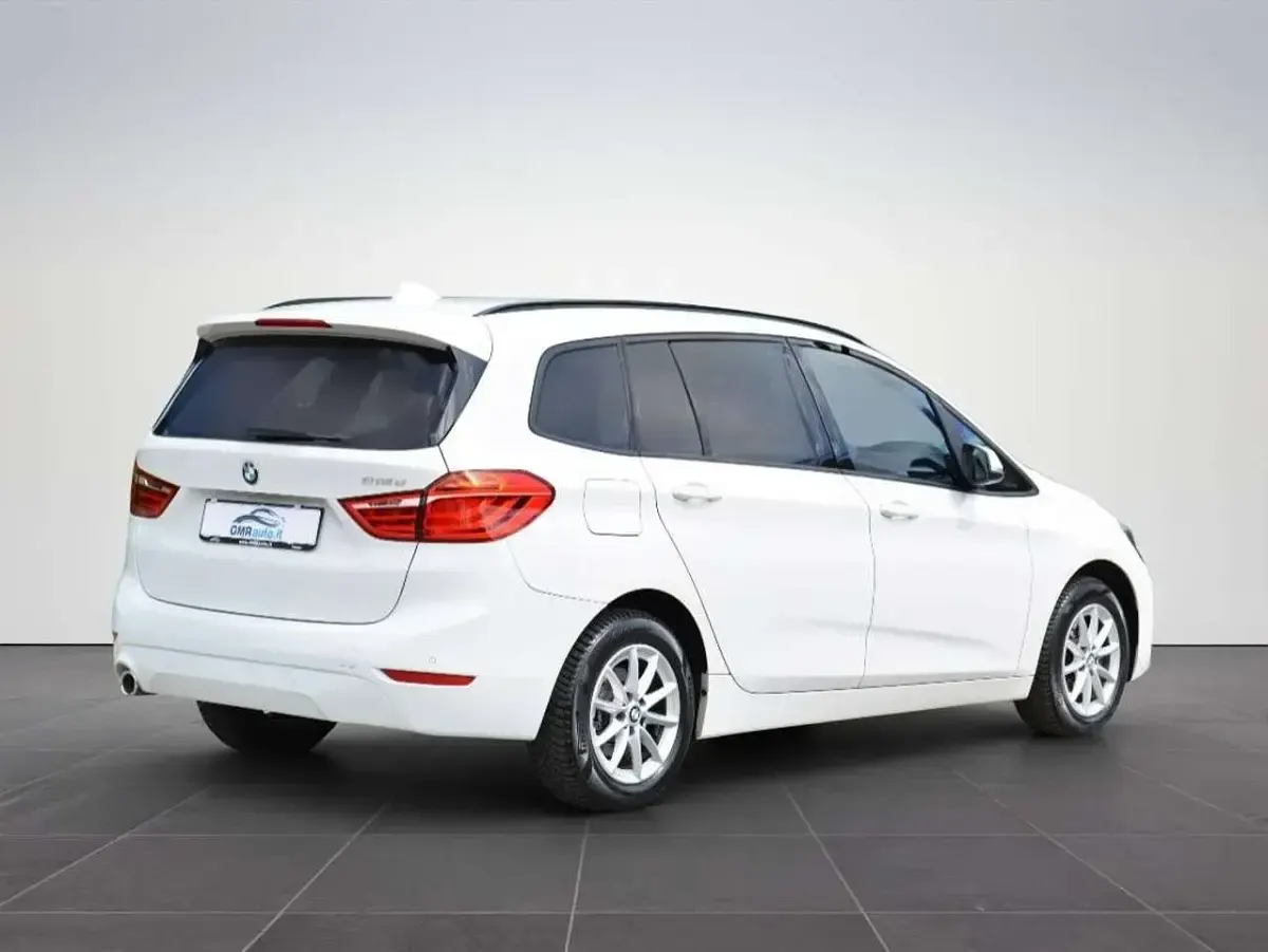 Usata BMW 216 Advantage 116 CV (85 kW) 2022 Mineral white Monovolume
