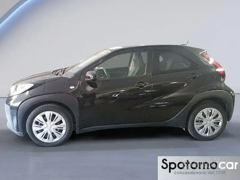 Usata Toyota Aygo X Active 72 CV (52 kW) 2022 Nero SUV