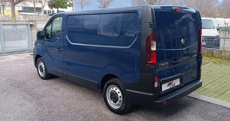Usata Renault Trafic 120 CV (88 kW) 2021 Blu/azzurro Monovolume