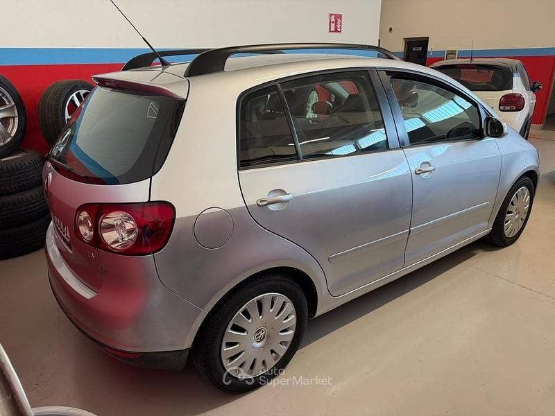 Usata VW Golf Plus Cross 102 CV (75 kW) 2009 Gray Monovolume