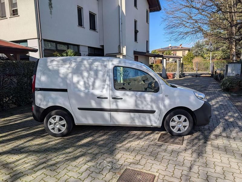Usata Renault Kangoo 90 CV (66 kW) 2015 Bianco Monovolume