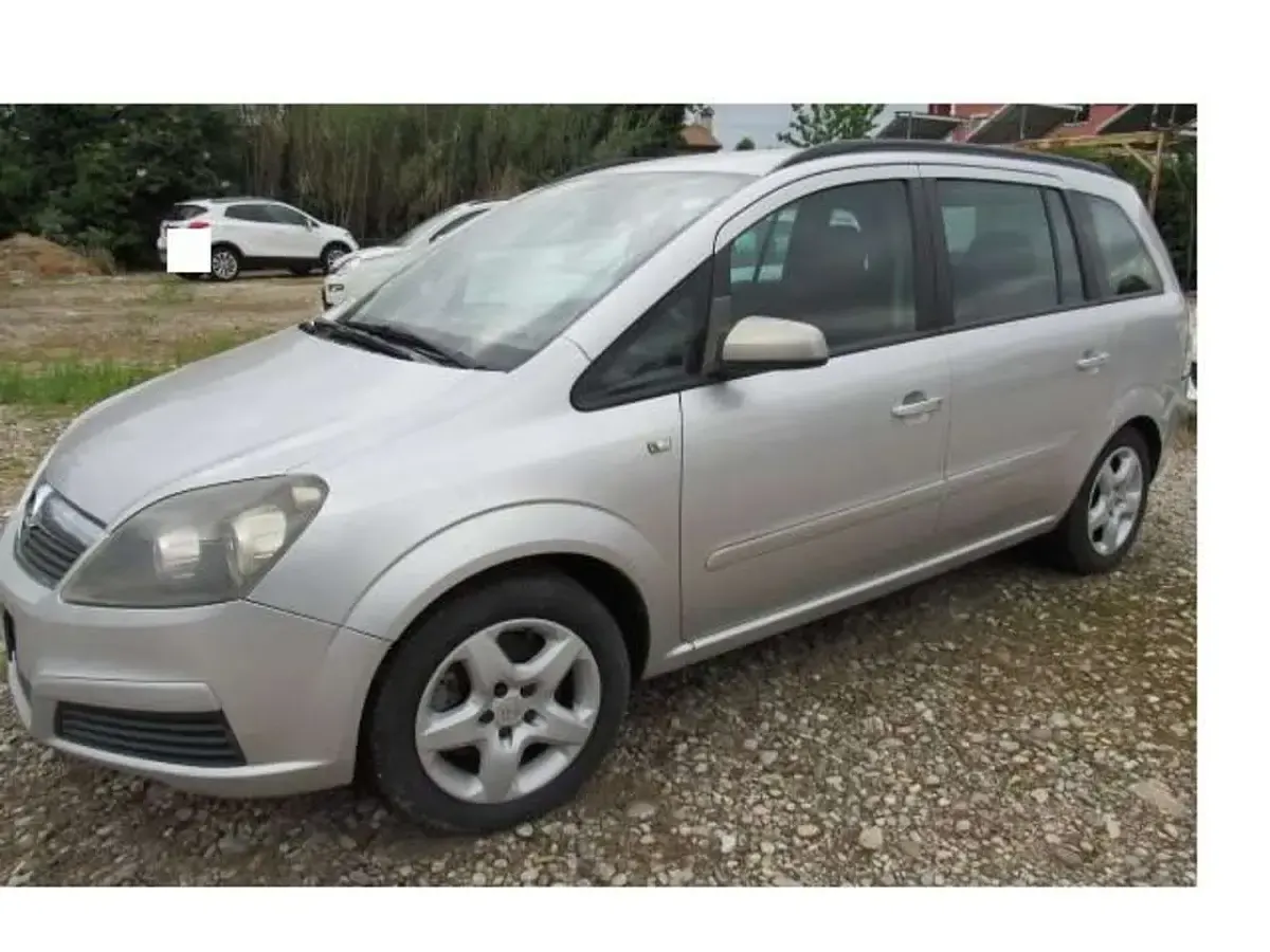 Usata Opel Zafira Enjoy 120 CV (88 kW) 2007 Argento Monovolume