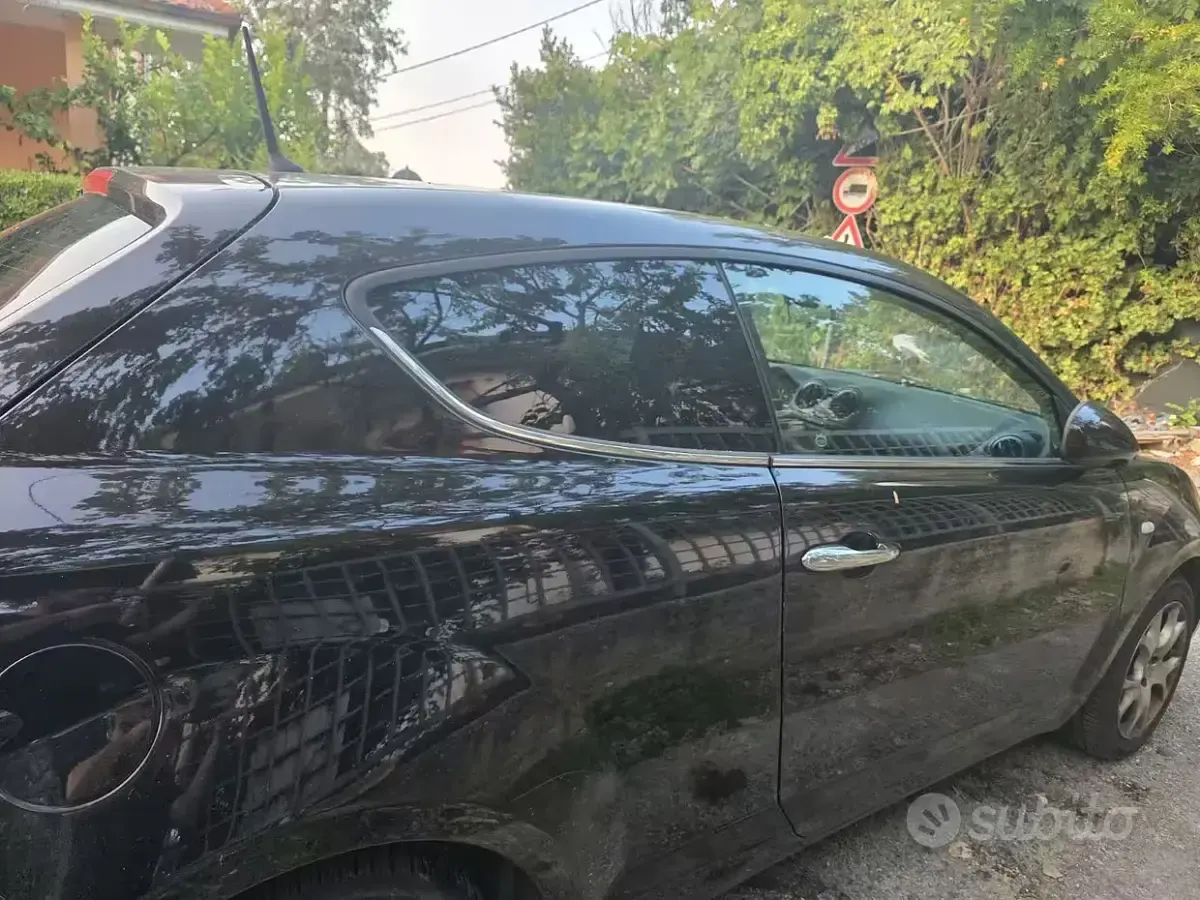 Usata Alfa Romeo MiTo Distinctive 120 CV (88 kW) 2014 Nero Utilitaria