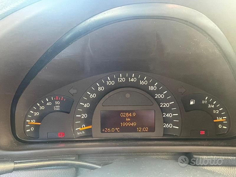 Usata Mercedes C200 Elegance 116 CV (85 kW) 2002 Berlina